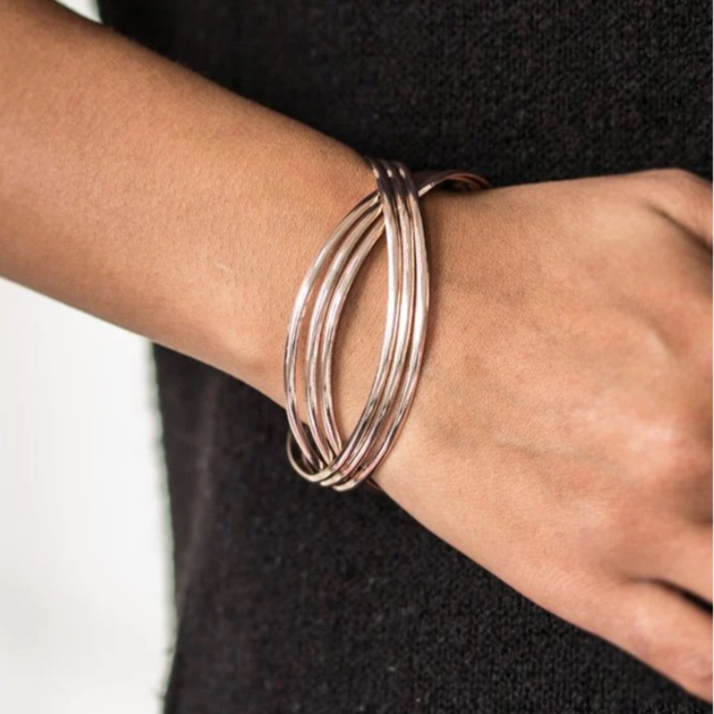 Buy one get one FREE ❗️ Fashion Scene - Rose Gold